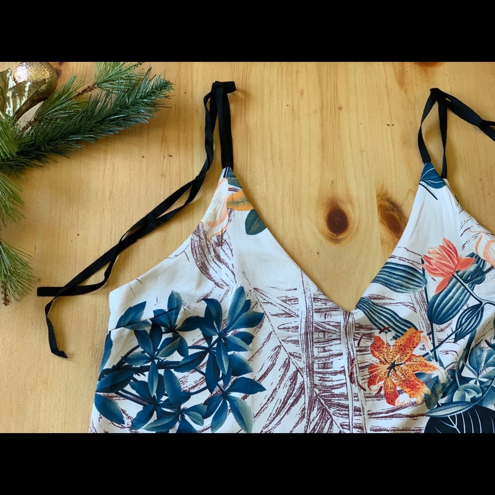 Forever 21 Contemporary Tropical Floral Dress